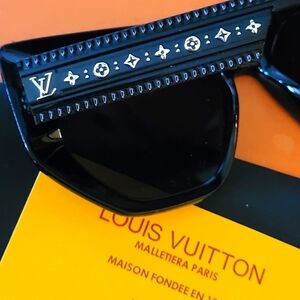 LOUIS VUITTON SUNGLASSES